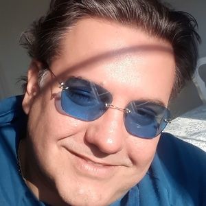 Meet your Posher, Adriano